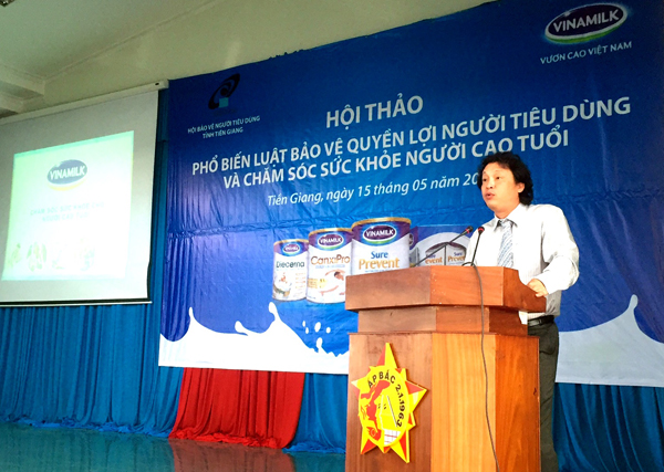 [-]Vinamilk[-]chung[-]tay[-]chăm[-]sóc[-]người[-]cao[-]tuổi[-]Đồng[-]Nai,[-]Tiền[-]Giang